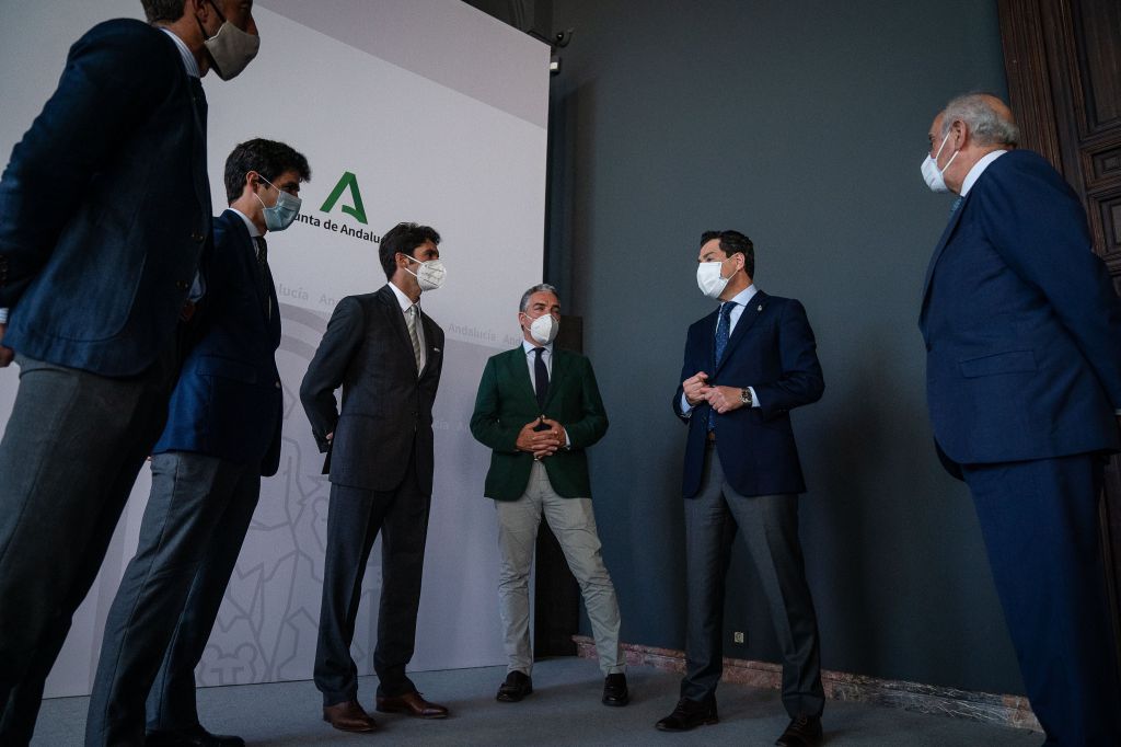 Reunión de la Junta de Andalucía con los representantes del mundo del toro