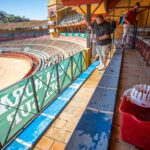 Trabajos de desinfección de la plaza de toros de Huelva