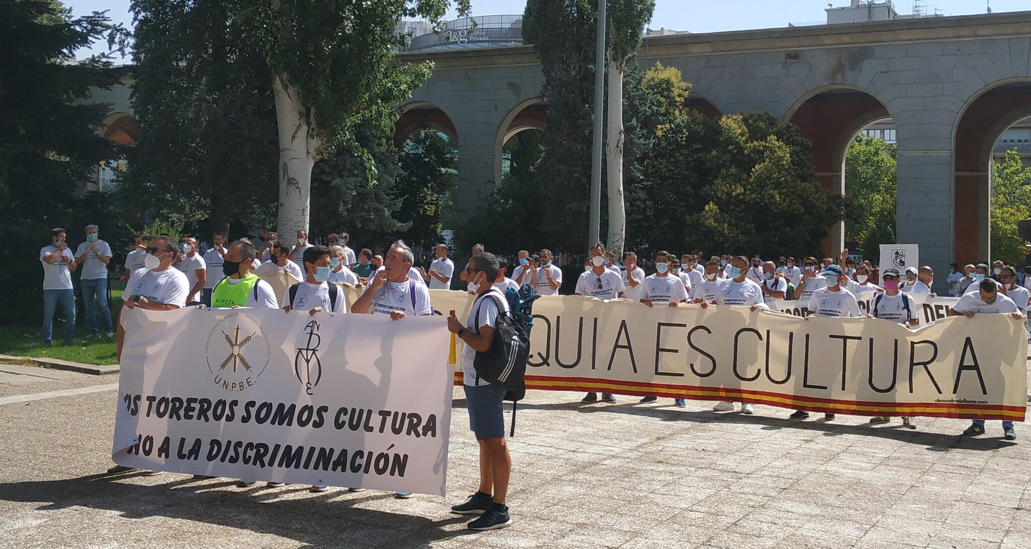 Los del espectáculo también pasean