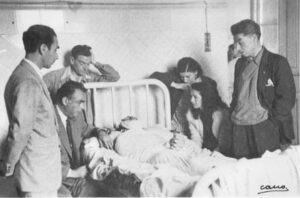 Manolete, en el lecho de muerte