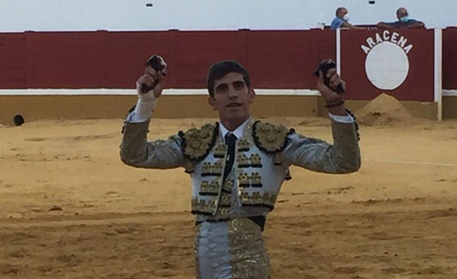 El Melli, dos orejas en la segunda semifinal de las escuelas de Andalucía