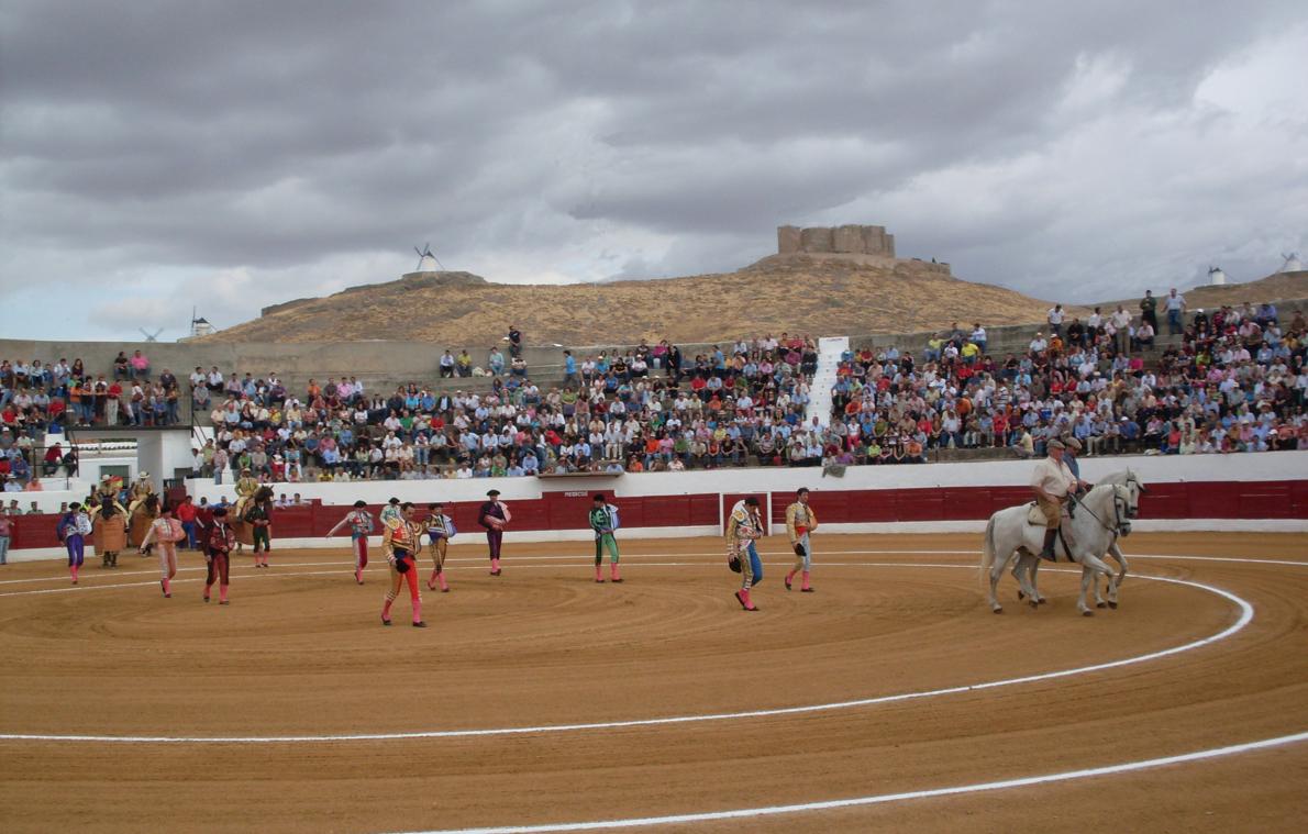 Consuegra programa una corrida de toros