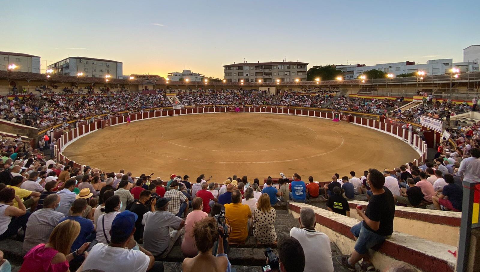 Figuras a pie y a caballo en la feria de junio de Plasencia