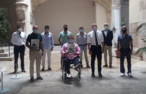 Toni Gaspar junto a El Soro y demás miembros de la organización: Gregorio de Jesús, Manolo Carrión, Javier Vázquez, Luis Blázquez, Jaime Ruiz Soro, José Manuel Montoliu y Vicente Luis Murcia.