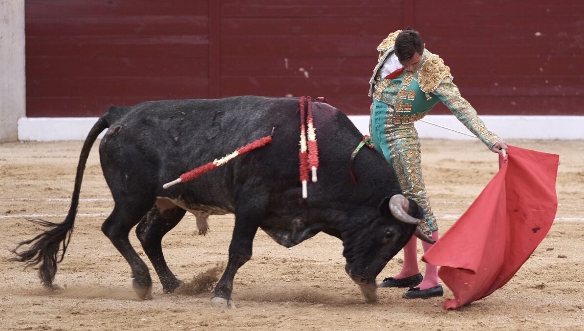 Miguel Tendero, única oreja en la miurada de Almoguera