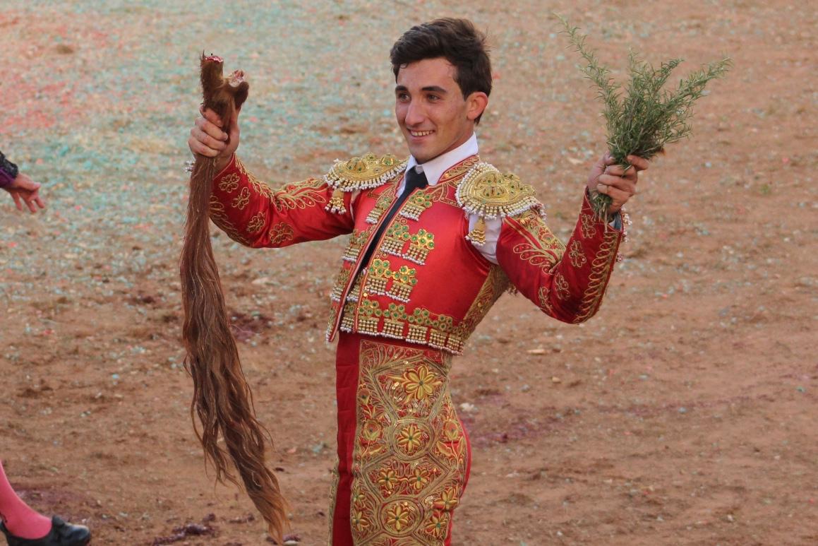 Pérez Marciel corta un rabo en Quintana Redonda