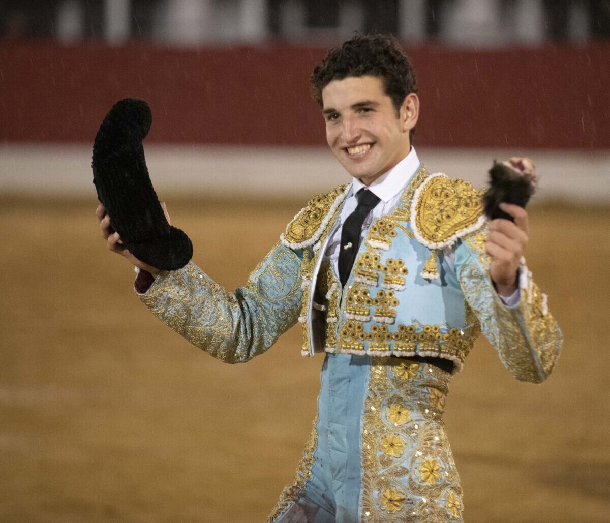 Barbero y Hoyos, oreja en un gran desafío ganadero en Medina del Campo