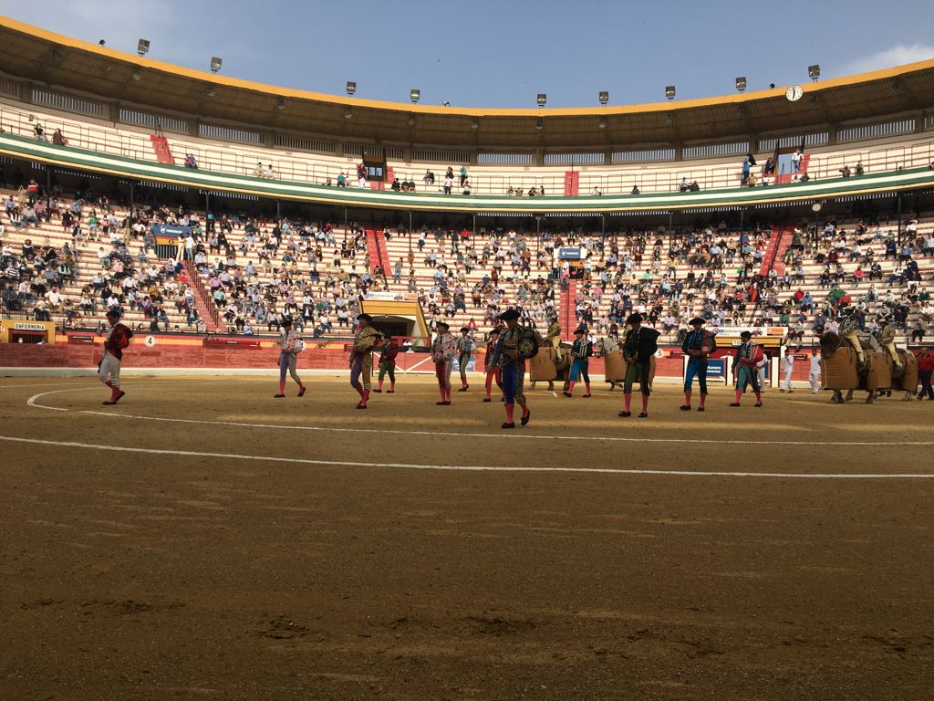 "Recuerden las autoridades competentes que el contagio en recintos al aire libre es altamente improbable"