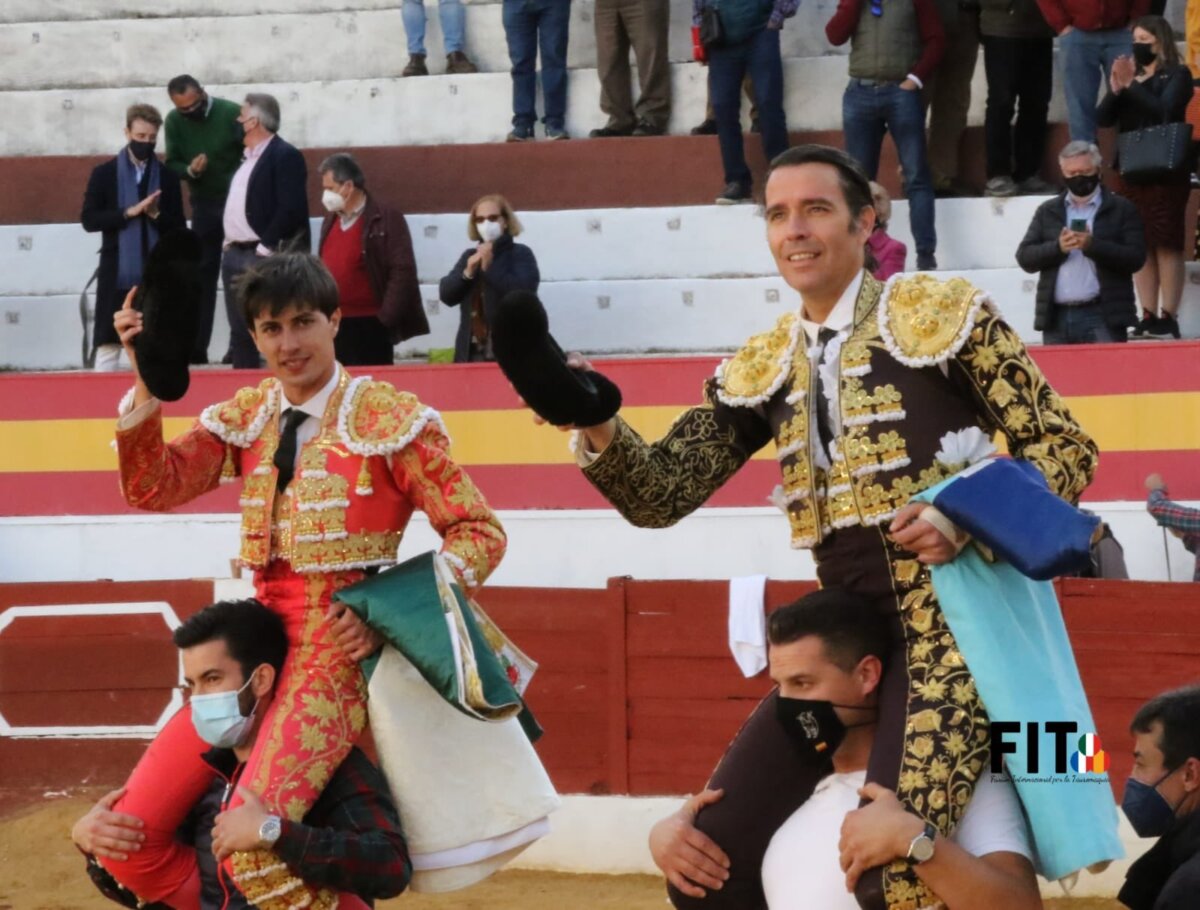 El clasicismo de Uceda y la frescura de Espada, exitosa combinación en Zafra