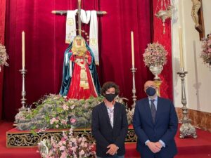 También acudió a la capilla de los Marineros de la Esperanza de Triana. Foto: @EspDeTriana
