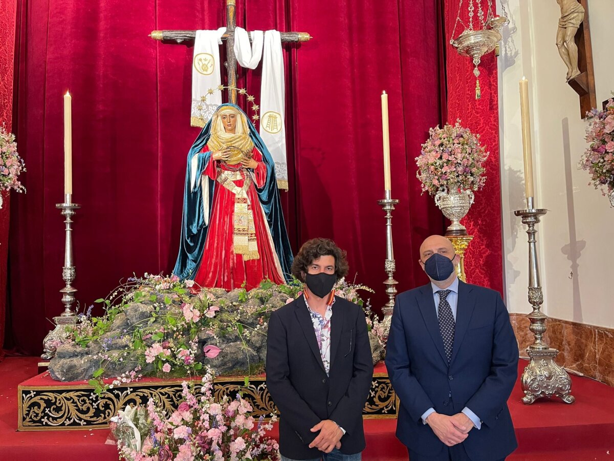También acudió a la capilla de los Marineros de la Esperanza de Triana. Foto: @EspDeTriana