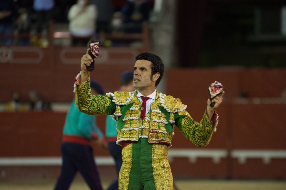 Accidentado triunfo de Emilio de Justo en Leganés