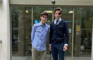 Manuel Perera y Juan José Padilla, a la salida del hospital.