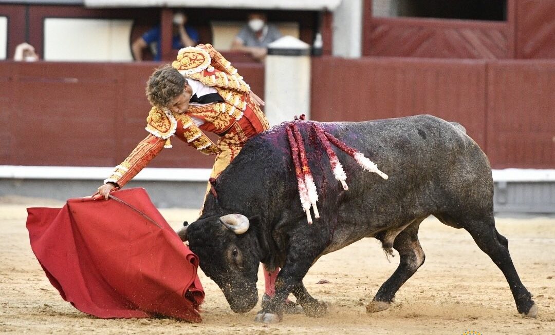 Golpe sobre la mesa de Escribano y Serrano en Las Ventas
