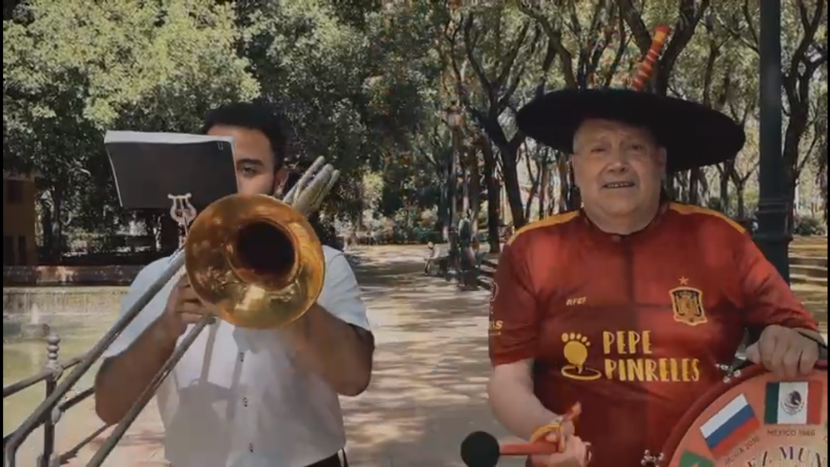 La FIT elige a "Manolo el del bombo" para promocionar la feria de Badajoz