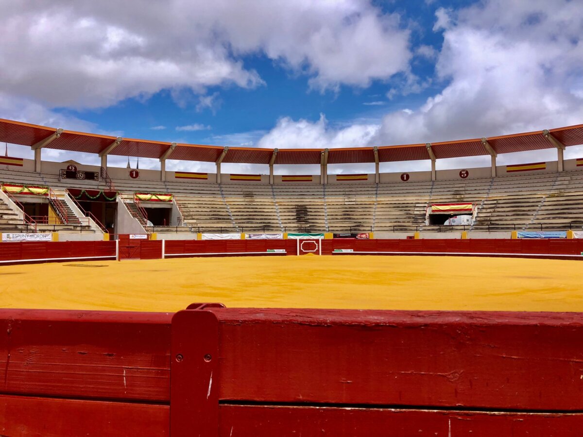 Morón celebrará una corrida de rejones benéfica