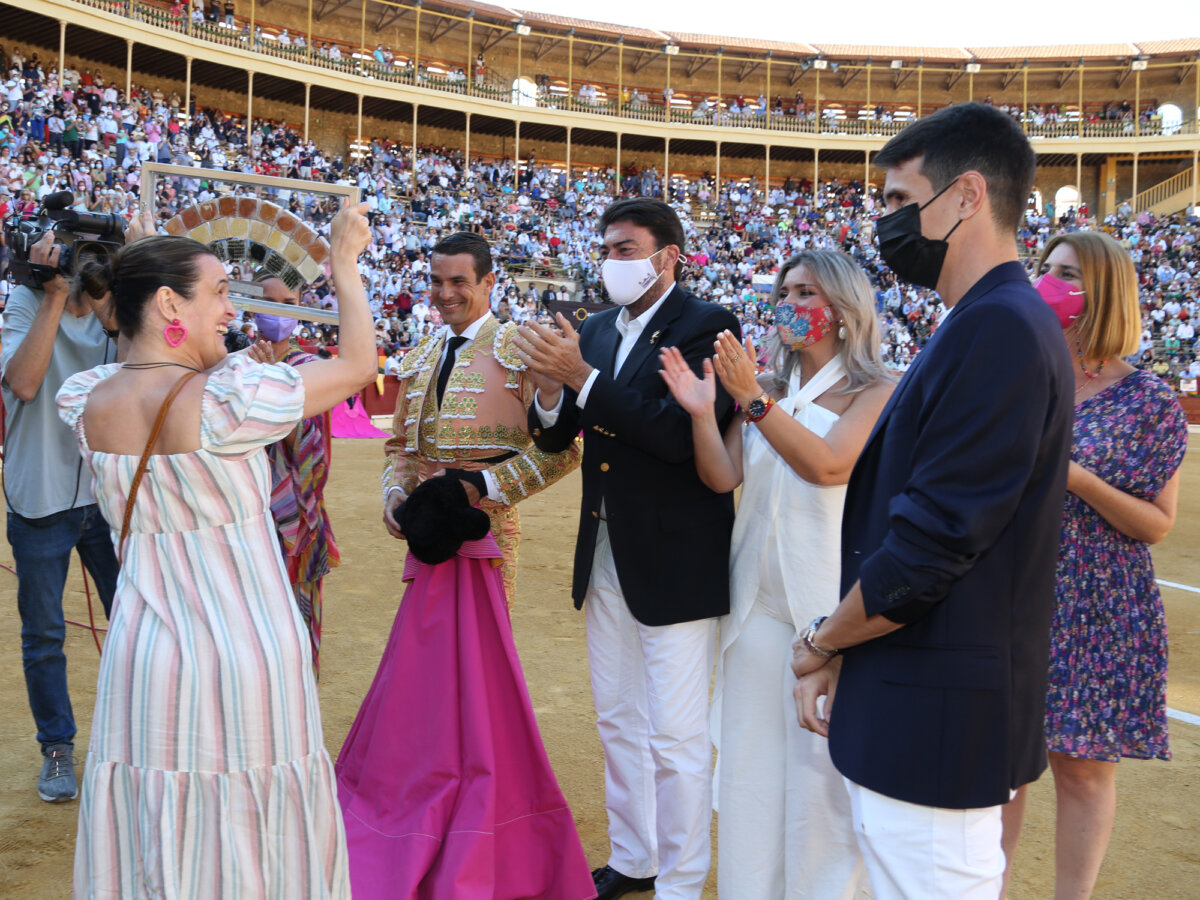 La puerta grande de Alicante pasa a llamarse Puerta Grande Manzanares