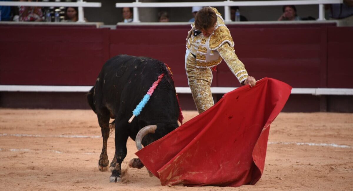 Leal y Moral, nombres propios en Mayorga