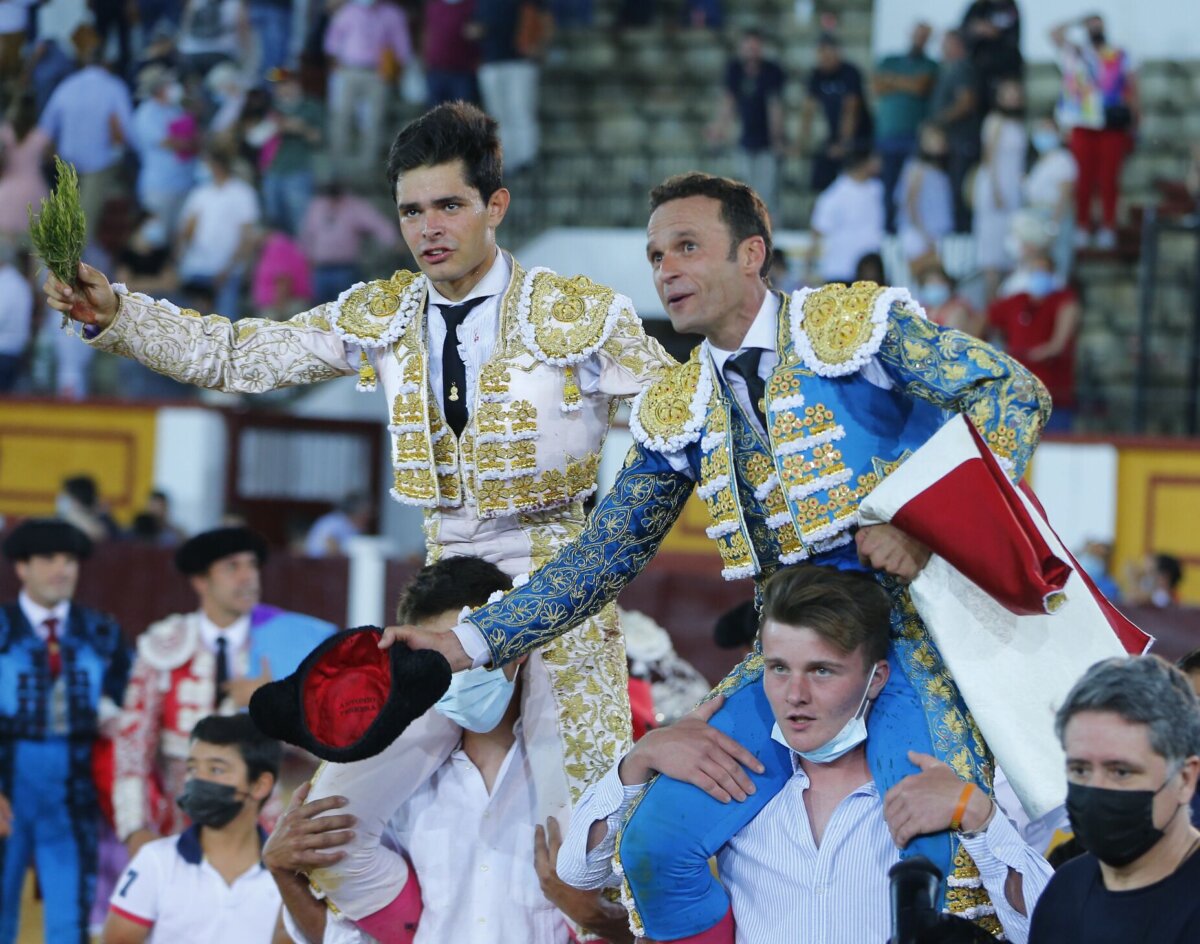 Ferrera, Juanito y un gran Derrota de Zalduendo honran a San Juan en Badajoz