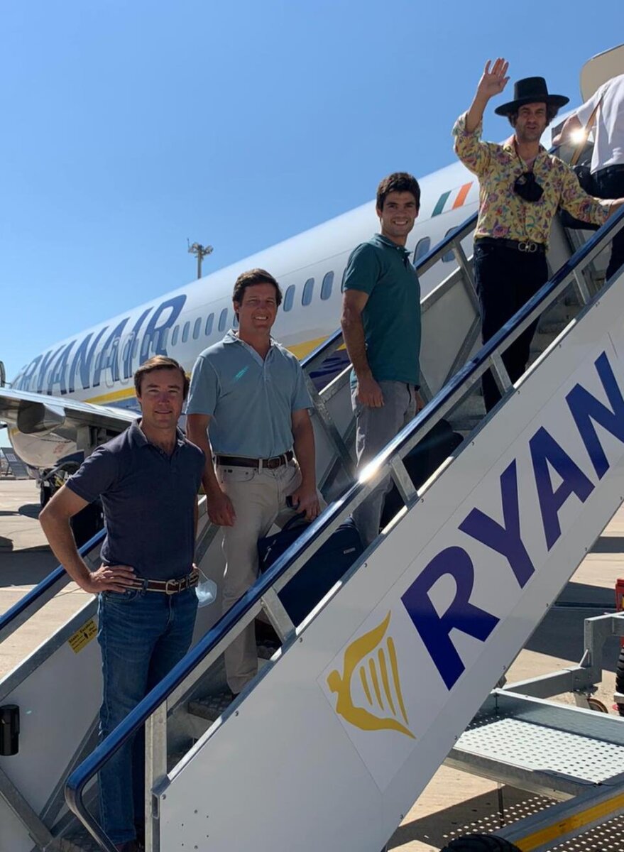 La familia Conradi, Morante y Aguado vuelan a Arles