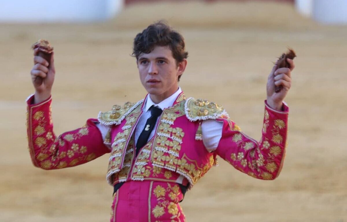 Jorge Martínez, toque de atención en Antequera