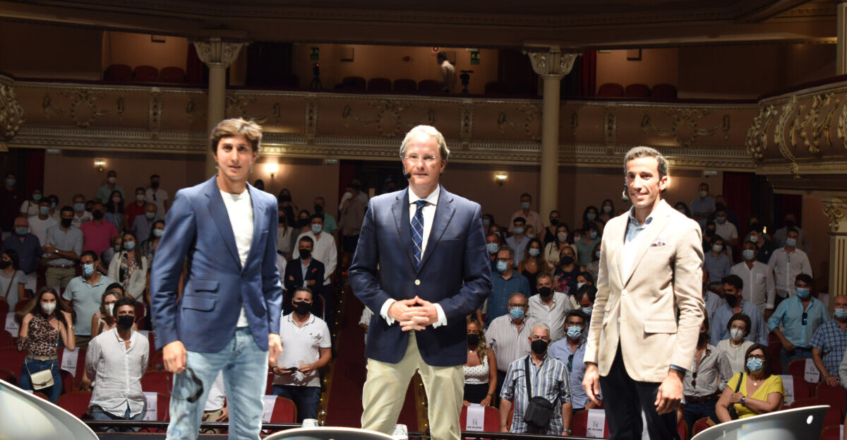 El Gran Teatro de Huelva se llena de toreo con Roca Rey y David de Miranda