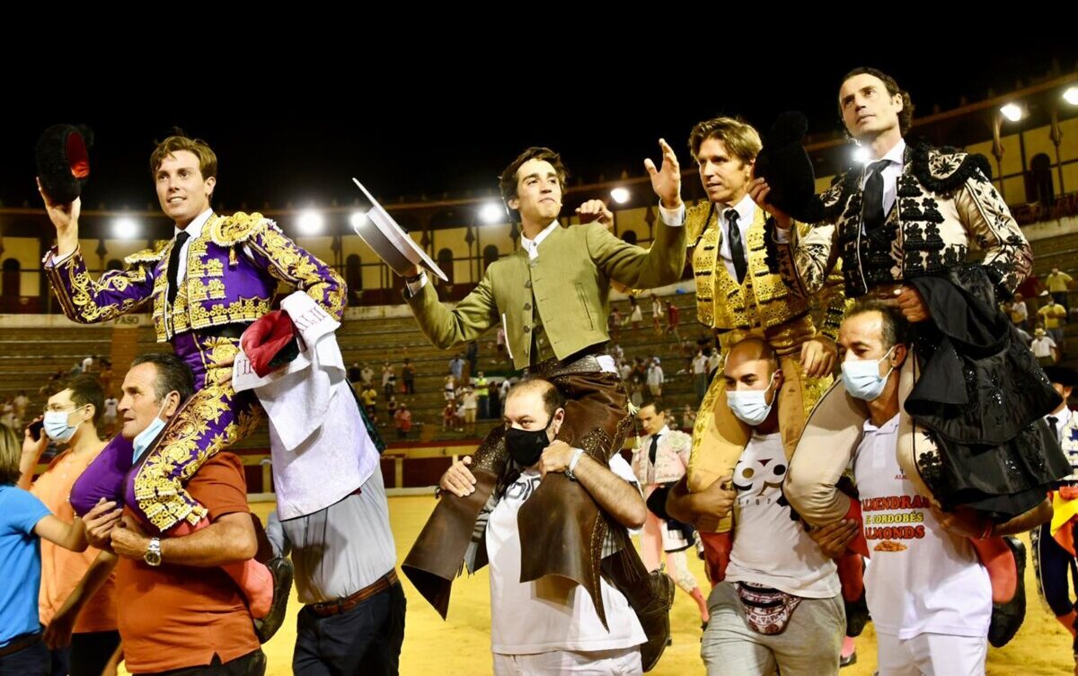 Almendralejo brilla en una gran noche taurina