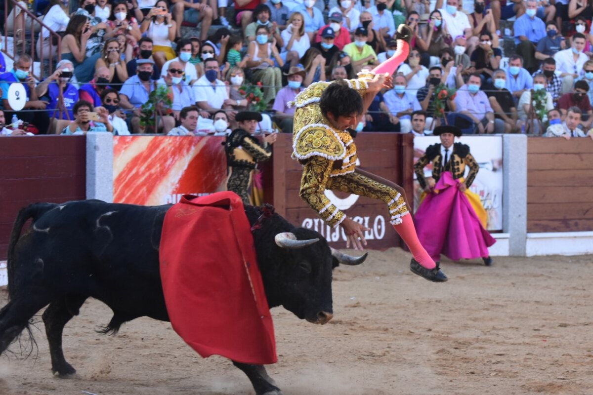 Cayetano, rotura de dos costillas flotantes