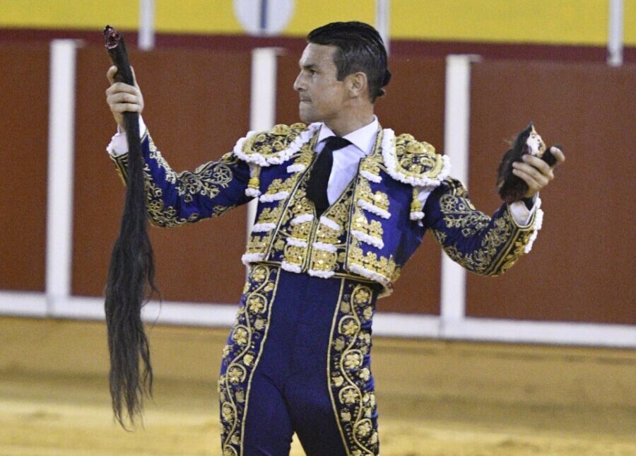 Urdiales hace el toreo en Tomelloso y Juli y Manzanares le dan respuesta de figuras