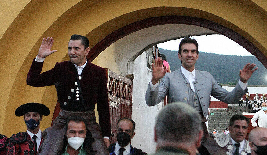 Galán y Ventura sueñan el toreo a caballo en El Espinar