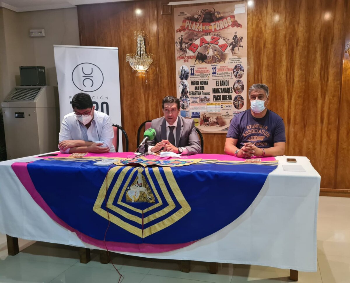 Fandi, Manzanares y Ureña, en la feria de Baza