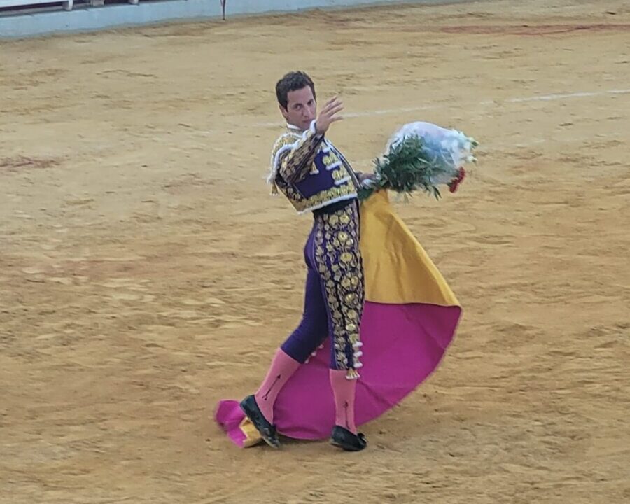 Gómez Valenzuela abre la puerta grande en Navas de San Juan