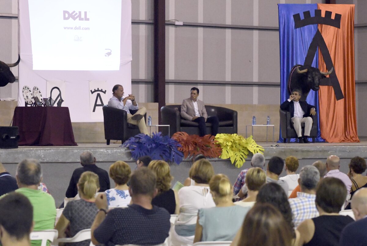 Samuel Flores y Victorino llenan y emocionan en La Vilavella