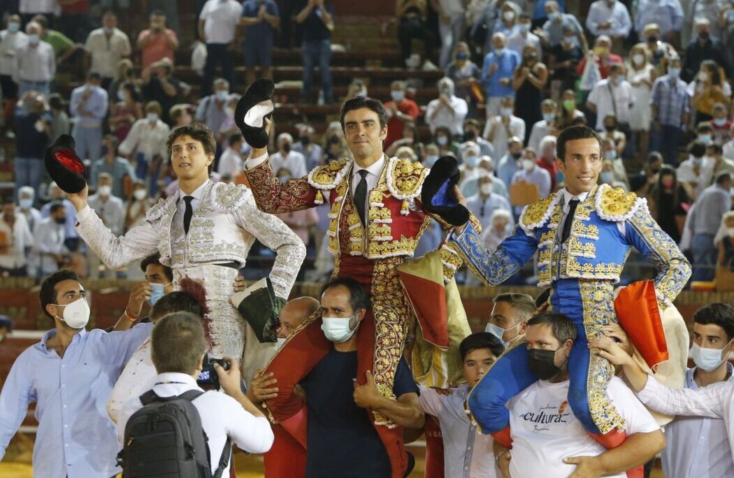 Perera indulta a Vitoreado en tarde triunfal en Huelva