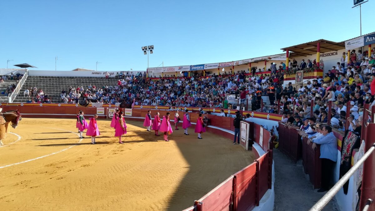 Pedro Muñoz contará con una corrida de toros y una novillada picada para su feria