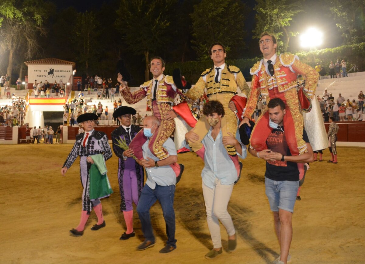 Gran tarde de nueve orejas y un rabo en Socuéllamos