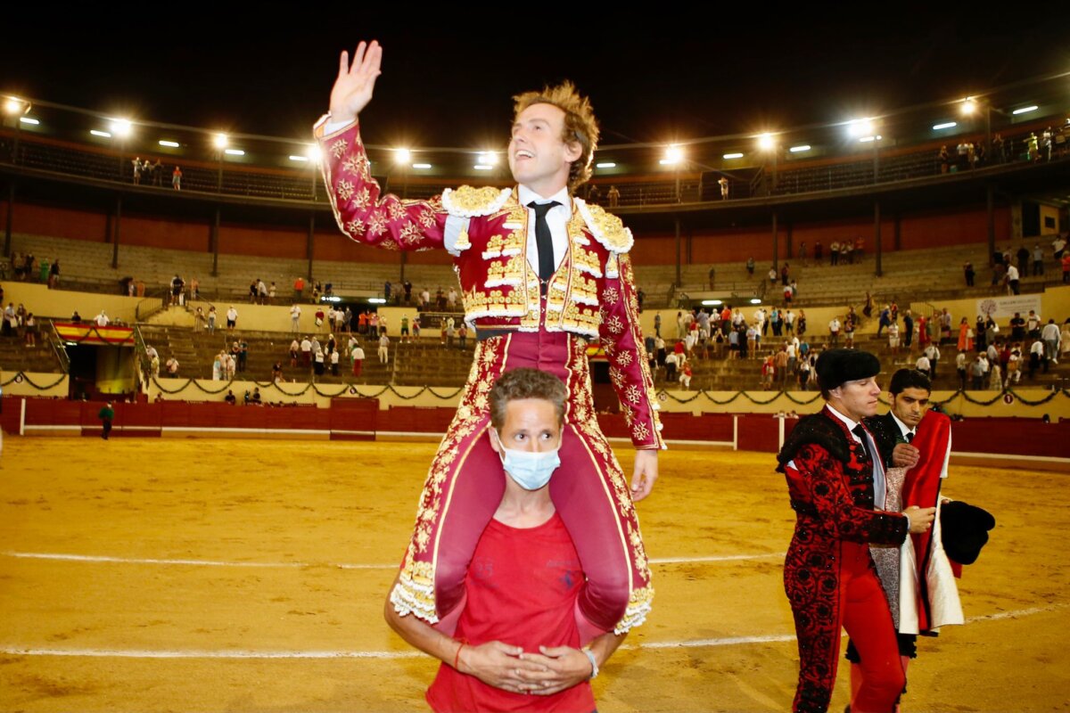 Román y Javier Cortés, temple y arrestos en la victorinada de Alcalá de Henares