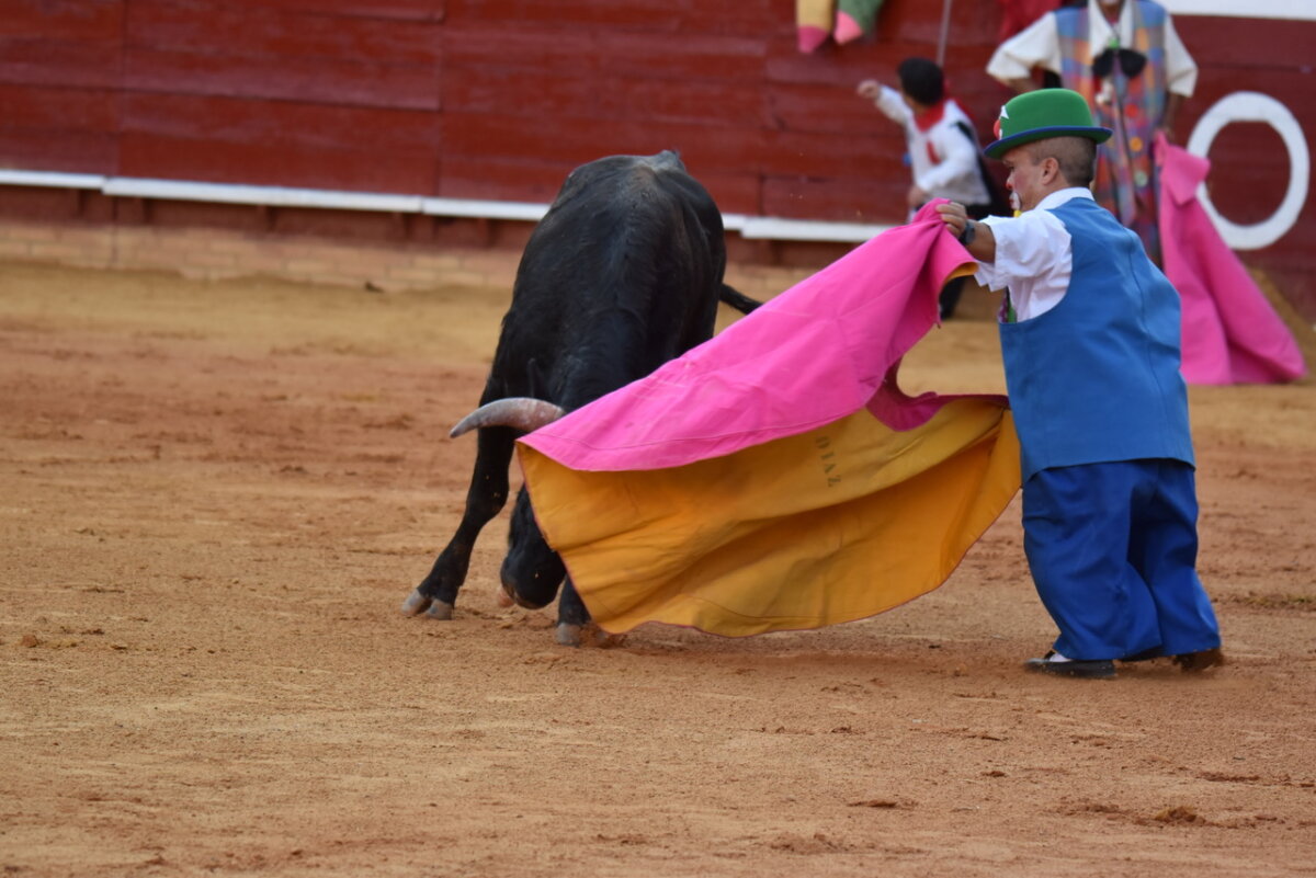 El espectáculo Popeye Torero triunfa en Huelva