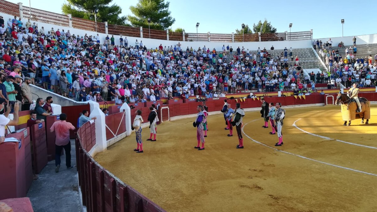 Luis Miguel Vázquez, trasladado al hospital por una posible lesión de clavícula