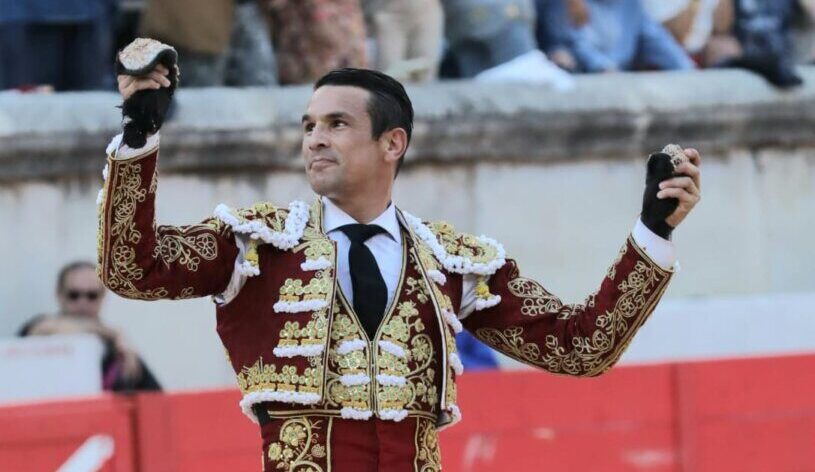 Manzanares conquista Nimes ante un ambicioso Salenc