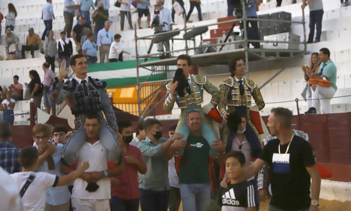 Triunfal homenaje a Rafael Ortega en San Fernando