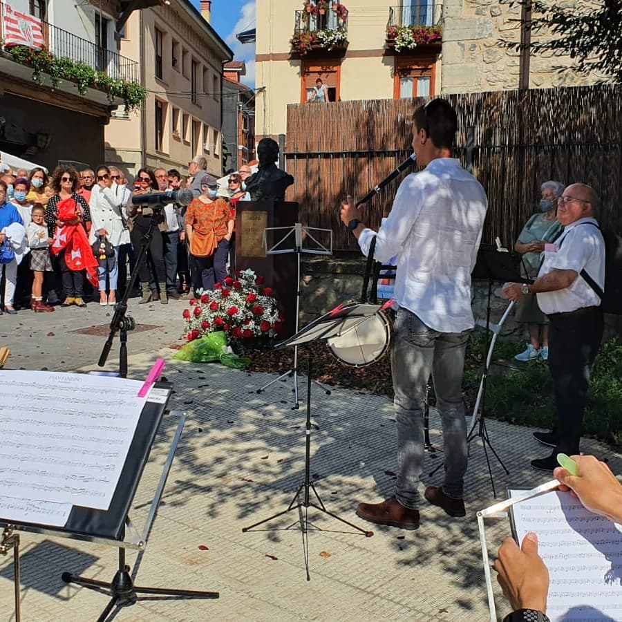 El busto de Iván Fandiño ya tiene su lugar definitivo en Orduña