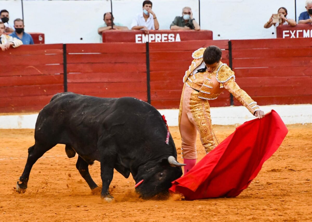 Pinar, Cortés y Venegas dan la cara con exigentes victorinos