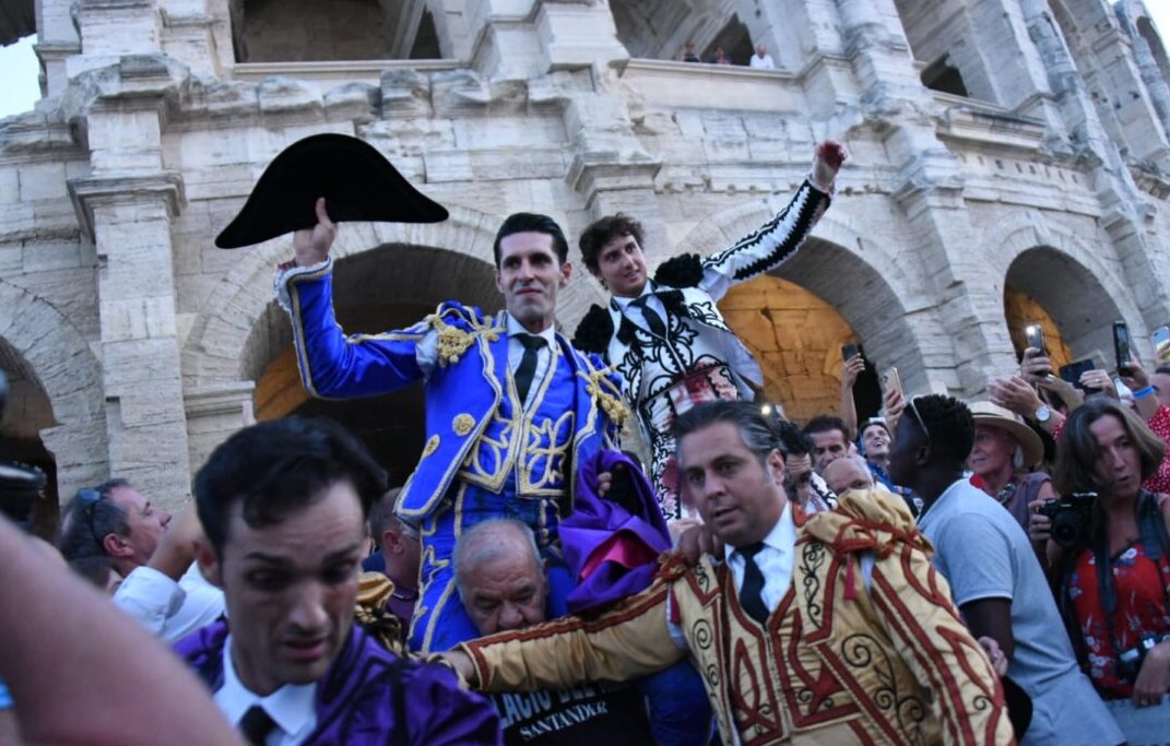 Talavante vuelve donde lo dejó y Roca Rey le da respuesta de figura