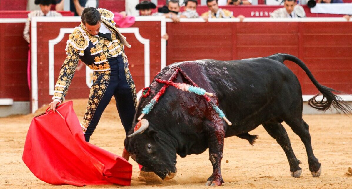 Manzanares enciende la Feria de Albacete