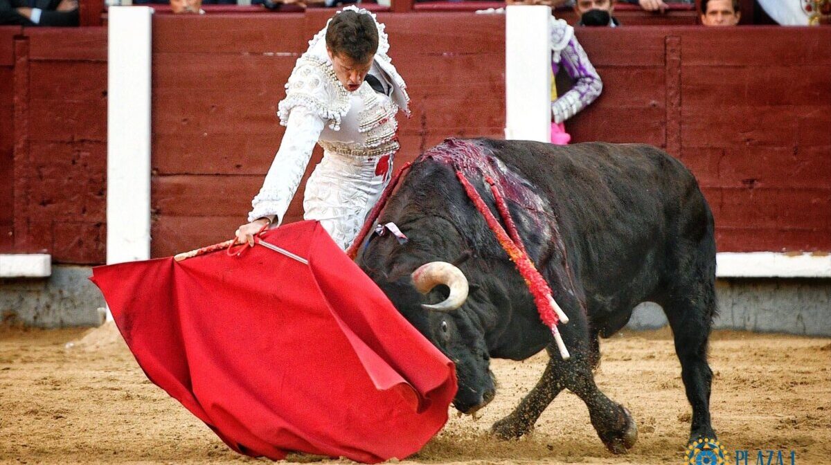 Magistral Luque, tarde de valor y compromiso en Las Ventas