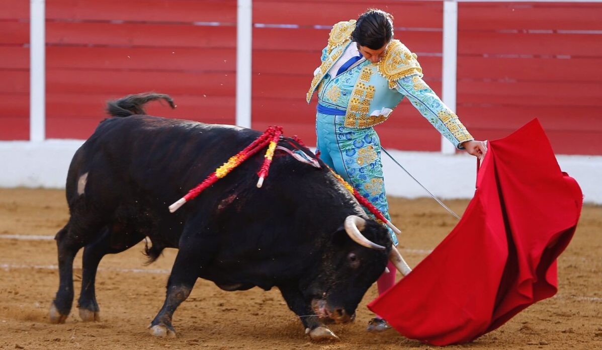 Marín y Juanito responden a la genialidad de Morante en Fregenal de la Sierra