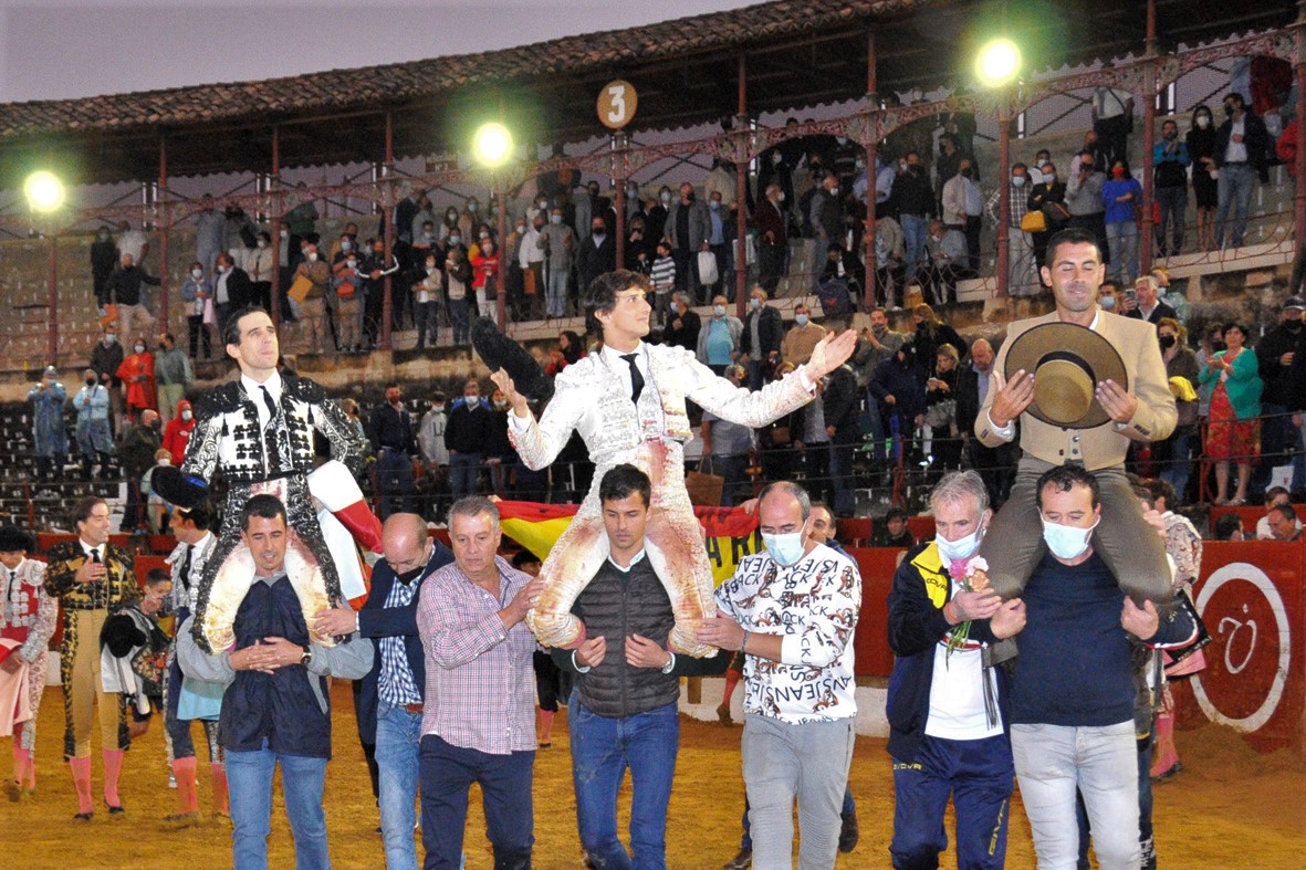 Dos titanes y un indulto en el cara a cara de Úbeda