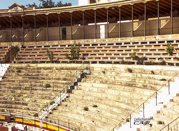 El Ayuntamiento de Utiel arruina la plaza de toros