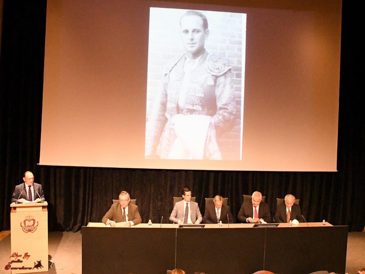 Isla de León rinde homenaje a la figura de Rafael Ortega